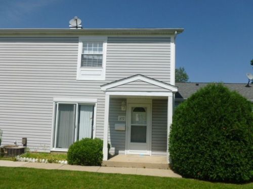 672 Cleo Ct, Wheeling, IL 60090-2210