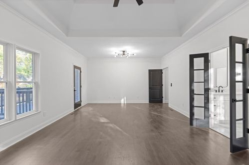 695 Highland Oaks Dr, Atlanta GA  30331-9210 exterior