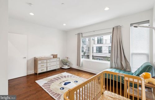 1324 Howard St, Philadelphia PA 19122-2445 exterior