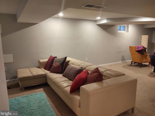 3201 Henderson Ave, Silver Spring MD 20902-1921 exterior