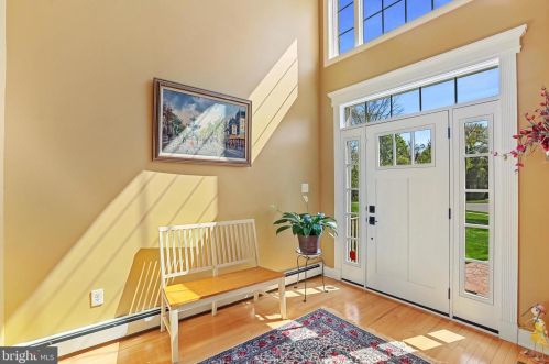 28 Tamar Ct, Trenton, NJ 08648-1581