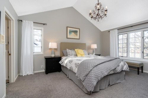 13606 Duluth Dr, Saint Paul MN 55124-8797 exterior