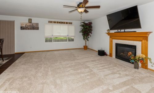 1817 Silver Ridge Dr, Plainfield, IL 60586-2903