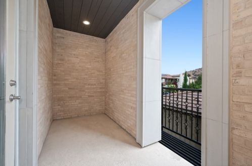60 Gainsboro, Irvine CA  92620-2187 exterior