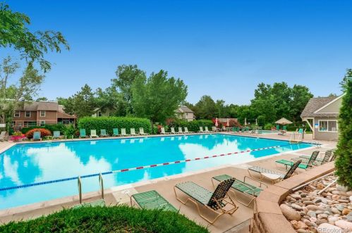 7084 Appleton Cir, Englewood CO 80112-1171 exterior