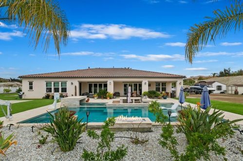16105 Mariposa Ave, Riverside CA  92504 exterior