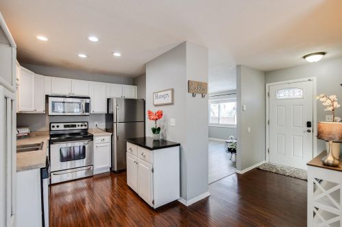 1522 Aspen Dr, Saint Paul MN  55122-1305 exterior