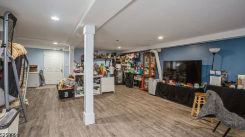 60 Van Nostrand Ave, Dover NJ  07801-4827 exterior
