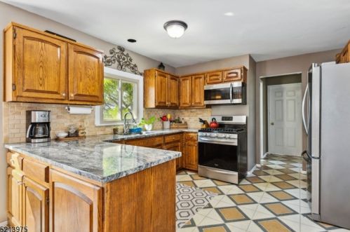 5 Colonial Ct, Dover NJ  07869-4133 exterior