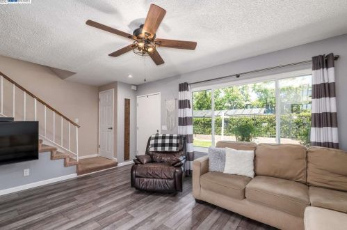 1835 Monterey Dr, Livermore, CA 94551-6779