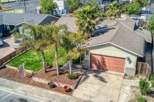 125 Casper St, Milpitas, CA 95035-4815