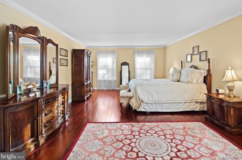 16 Ronit Dr, Trenton NJ 08628-2225 exterior