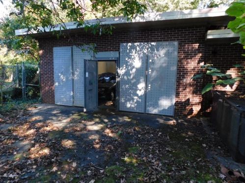 1125 Fountain Dr, Atlanta GA  exterior