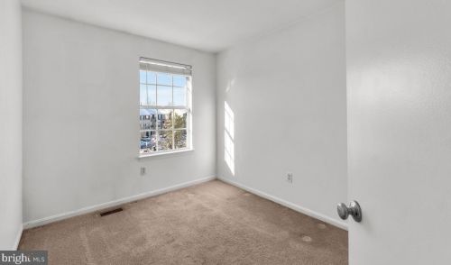 6100 Cliffside Trl, Columbia MD 21045-7412 exterior