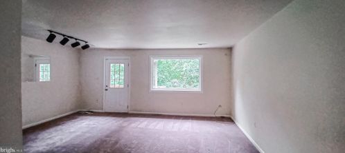 1950 Mayflower Dr, Woodbridge, VA 22192-2315