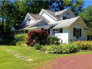 1143 Finel Hollow Rd, Poultney, VT 05764-9055