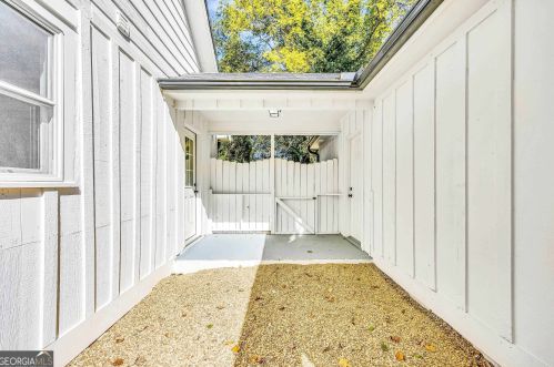 543 Charing Cross Dr, Marietta GA  30066-2556 exterior