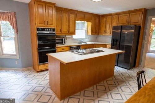 3165 Spring Lake Dr, Conyers GA 30013-5411 exterior