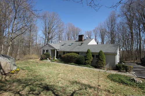 49 Rivergate Dr, Wilton, CT 06897-4136