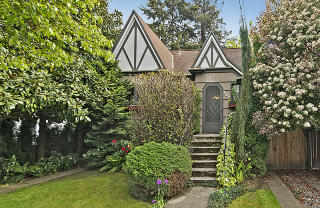 827 Southern St, Seattle, WA 98108-4441