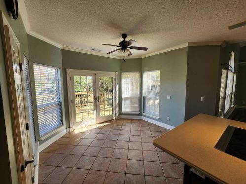 208 Twelve Oaks Dr, Warner Robins GA  31088-2520 exterior