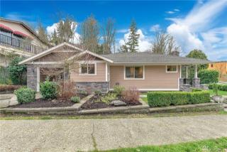 5215 Admiral Way, Seattle, WA 98116-2245