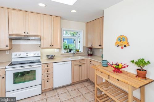 15 Robert Rd, Princeton NJ  08540-5332 exterior