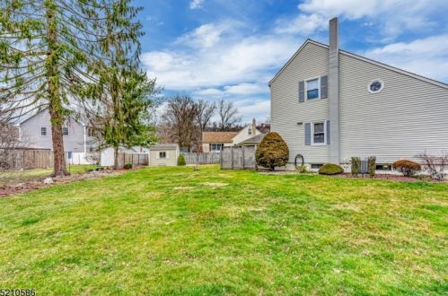 18 Park Ave, Green Brook, NJ 08812-2546