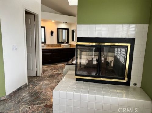 1001 Mountvale Ct, Anaheim CA  92808-2108 exterior