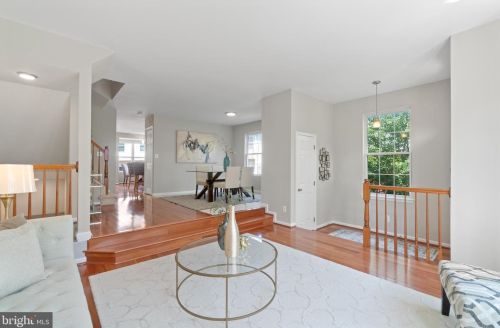 2563 James Madison Cir, Herndon, VA 20171-4322