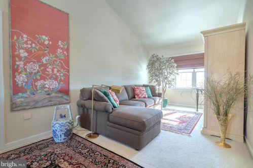 1020 Steeplechase Dr, Lancaster PA  17601-1779 exterior