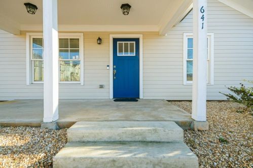 641 Davis St, Gainesville GA  30501-6704 exterior