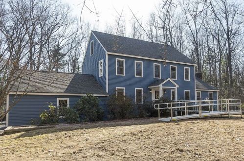 37 Geisser Rd, Hampstead, NH 03841-2167