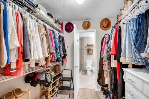 1201 Country Park Dr, Smyrna GA  30080-8226 exterior