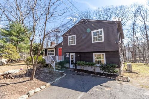 25 Birchwood Dr, East Hampton, CT 06424-1313