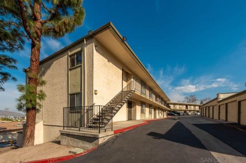 224 Pierce St, El Cajon, CA 92020-4141