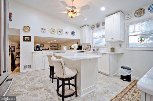 15300 Beaufort Pl, Silver Spring MD  20905-4202 exterior