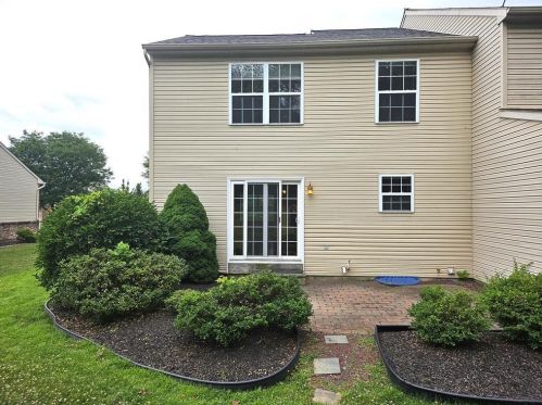 523 Wild Mint Ln, Allentown PA  18104-8408 exterior