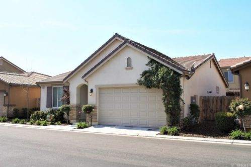 3352 Monviso Ln, Clovis, CA 93619-5416