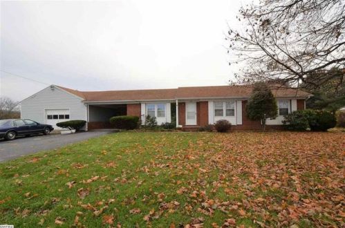 436 Mt Torrey Rd, Sherando, VA 22952-2515