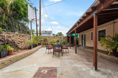 1128 Marion Dr, Glendale CA  91205-3713 exterior