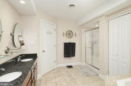 834 Edge Park Dr, Tavistock NJ 08033-1022 exterior