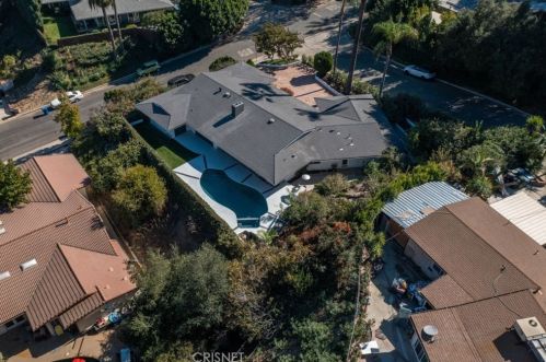 3701 Royal Woods Dr, Van Nuys CA  91403-4217 exterior