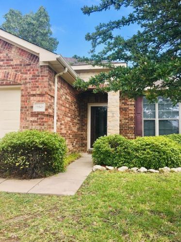 10546 Highland Ridge Rd, Fort Worth TX  76108-6913 exterior