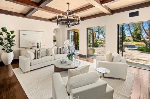 47 Echo Gln, Irvine CA  92603-0421 exterior