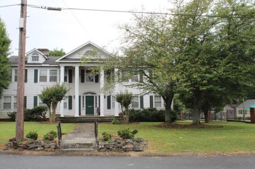 611 Colonial Cir, Marietta, GA 30060-2341