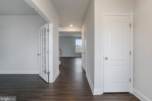 13101 John Martin Dr, Williamsport, MD 21795-1623