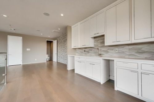 4236 Glenwood Ave, Dallas TX  75205-4319 exterior