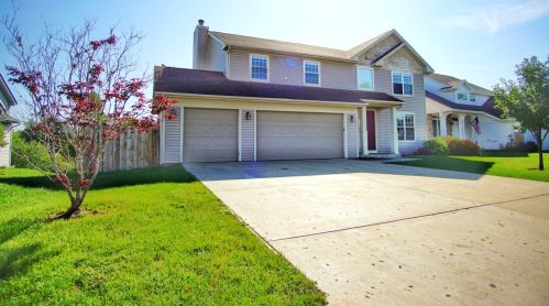971 Autumn Dr, Antioch, IL 60002-2495
