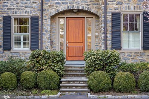 517 Mermaid Ln, Philadelphia, PA 19118-4205